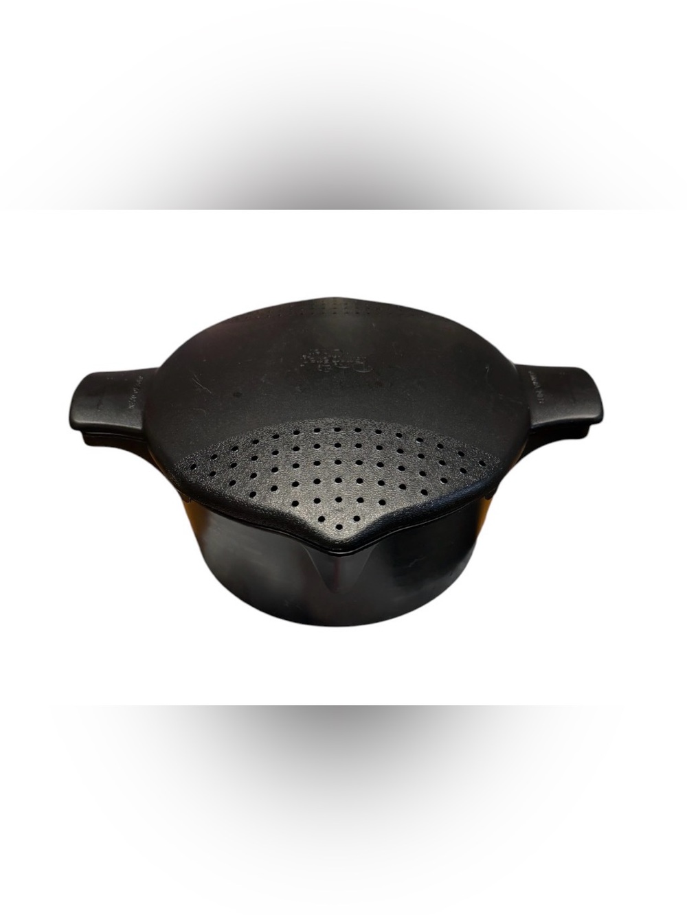 Pampered Chef Large 8 Cup 2 Qt Micro cooker Microwave Steamer Strainer Black